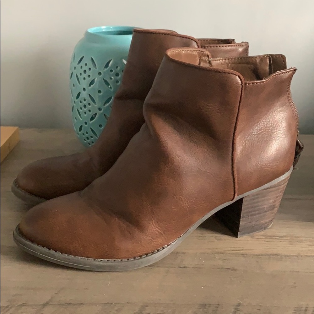 American Eagle Outfitters booties
